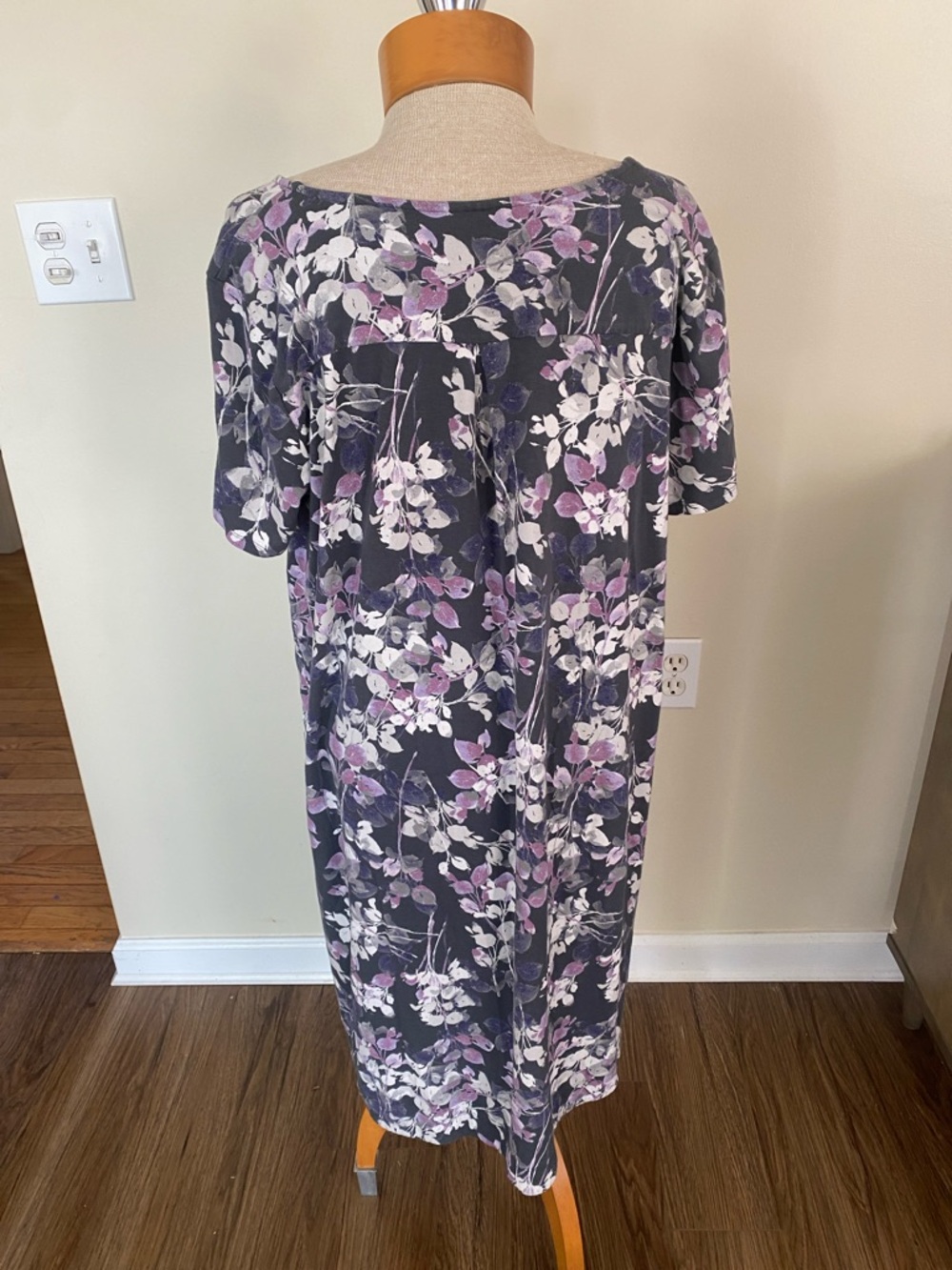 J. Jill Floral Short-Sleeve A-Line Dress in Gray and Purple floral prima cotton - Picture 5 of 9